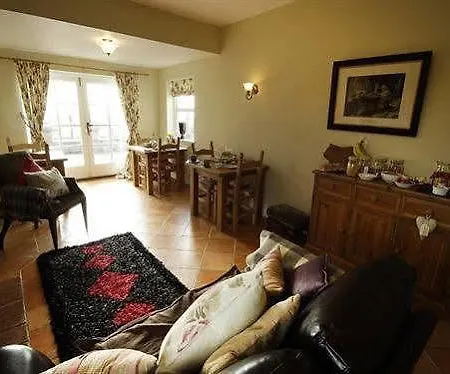 Villa Sawdon Heights *